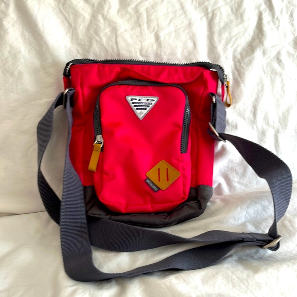 Columbia PFG Crossbody purse pink
